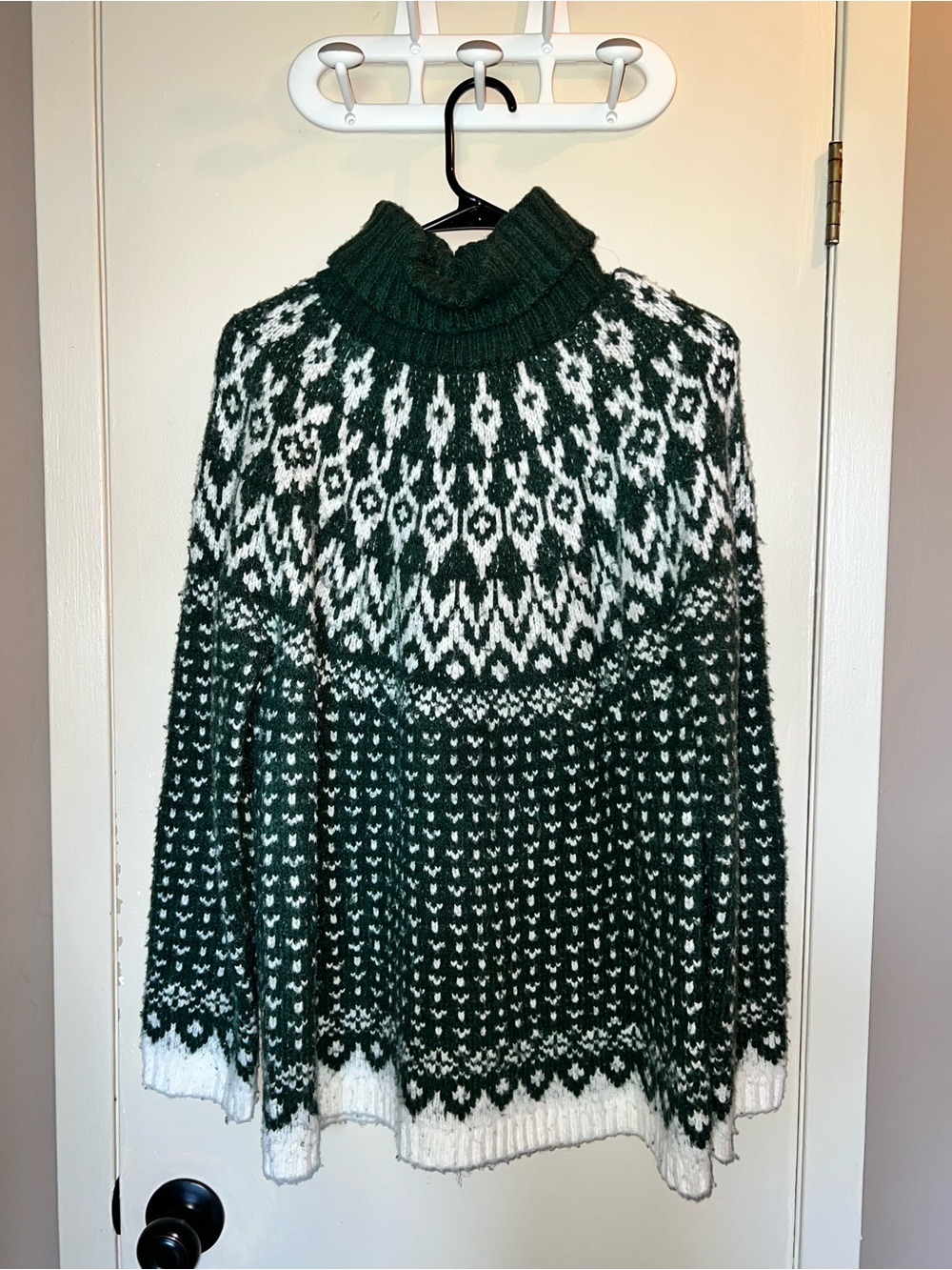 Women's WINDRIVER Fair Isle Turtleneck Sweater in Dark Green and White